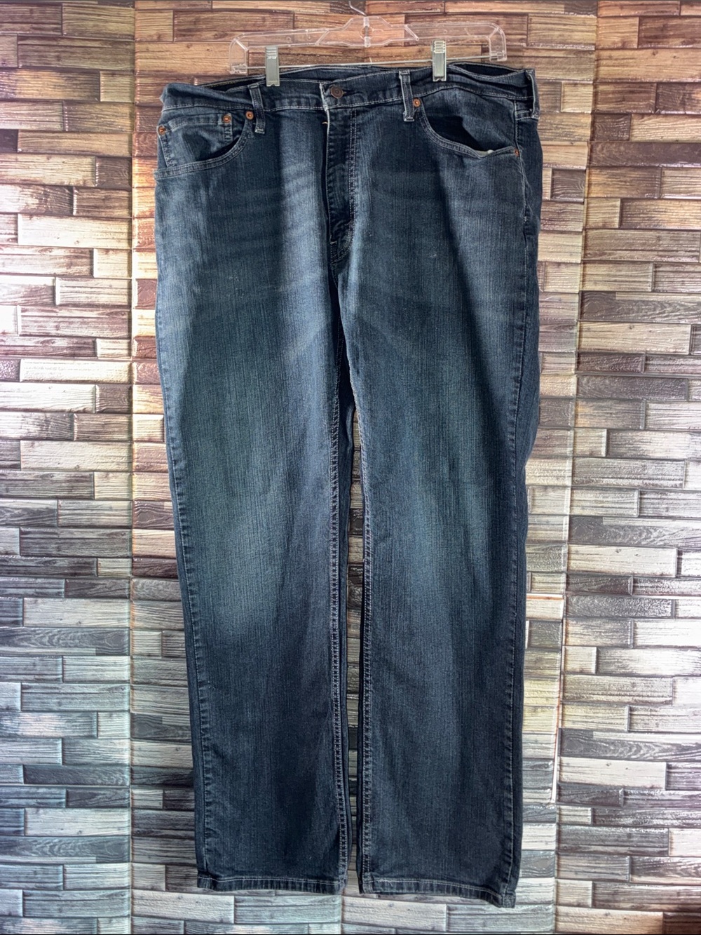 Pre Owned Men's Levi’s 38x32  Dark Wash Denim Jeans - 559 Relaxed Straight Fit